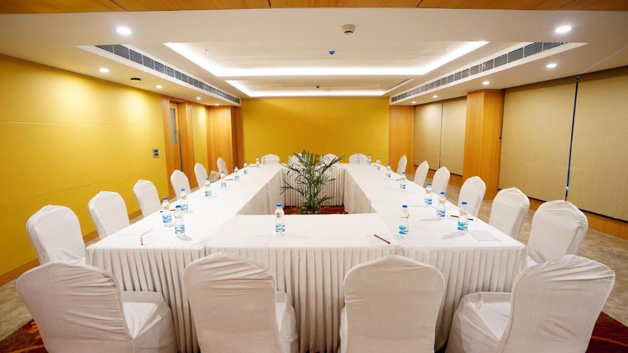 The Fern Residency Sarnath Hotell Varanasi Exteriör bild